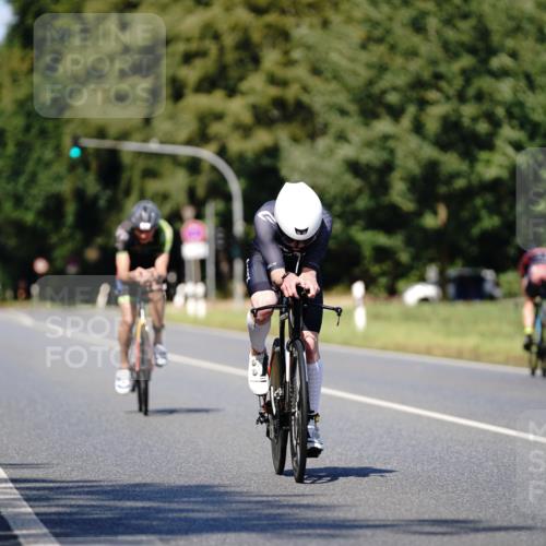 07.09.2025 - 19. Norderstedt Triathlon Michael Burmester http://msf.ph/oto/8835519 07.09.2025 13:52:34 Radfahren 900, 1462, 1468 meine-sportfotos.de