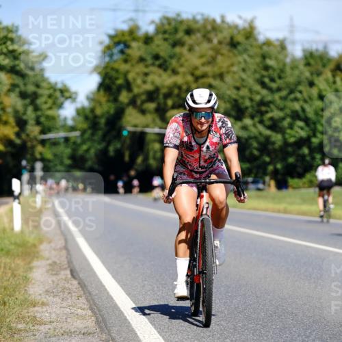 07.09.2025 - 19. Norderstedt Triathlon Michael Burmester http://msf.ph/oto/8835526 07.09.2025 12:32:42 Radfahren 195, 724 meine-sportfotos.de