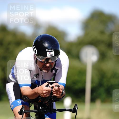 07.09.2025 - 19. Norderstedt Triathlon Michael Burmester http://msf.ph/oto/8835537 07.09.2025 13:53:02 Radfahren 1456 meine-sportfotos.de
