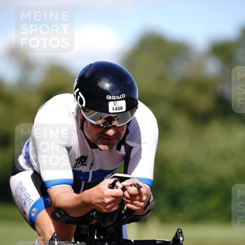07.09.2025 - 19. Norderstedt Triathlon Michael Burmester http://msf.ph/oto/8835539 07.09.2025 13:53:02 Radfahren 1456 meine-sportfotos.de