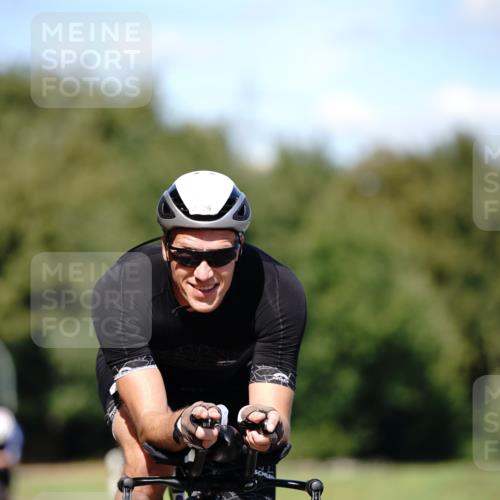 07.09.2025 - 19. Norderstedt Triathlon Michael Burmester http://msf.ph/oto/8835555 07.09.2025 13:53:10 Radfahren 382, 979, 1011, 1026 meine-sportfotos.de