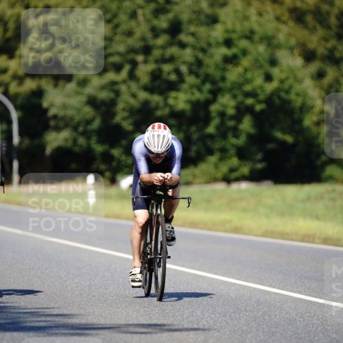 07.09.2025 - 19. Norderstedt Triathlon Michael Burmester http://msf.ph/oto/8835557 07.09.2025 13:53:12 Radfahren 979, 1011, 1026 meine-sportfotos.de