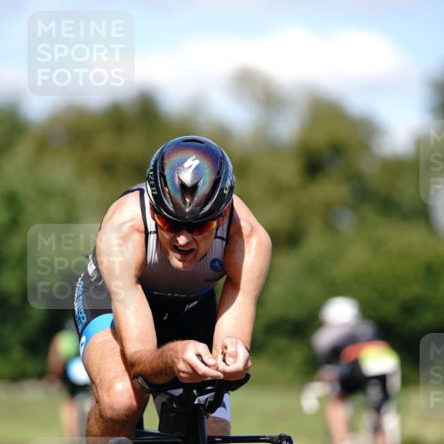 07.09.2025 - 19. Norderstedt Triathlon Michael Burmester http://msf.ph/oto/8835585 07.09.2025 13:53:35 Radfahren 879, 978, 988 meine-sportfotos.de