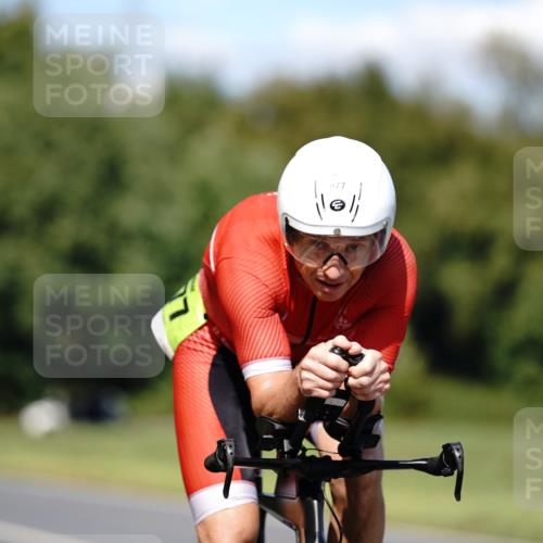 07.09.2025 - 19. Norderstedt Triathlon Michael Burmester http://msf.ph/oto/8835592 07.09.2025 13:53:41 Radfahren 977, 1039 meine-sportfotos.de