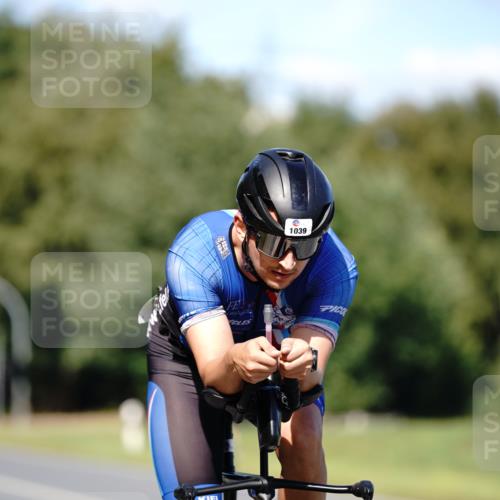 07.09.2025 - 19. Norderstedt Triathlon Michael Burmester http://msf.ph/oto/8835596 07.09.2025 13:53:45 Radfahren 985, 1017, 1039 meine-sportfotos.de