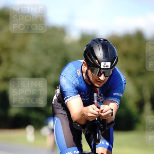 07.09.2025 - 19. Norderstedt Triathlon Michael Burmester http://msf.ph/oto/8835598 07.09.2025 13:53:45 Radfahren 985, 1017, 1039 meine-sportfotos.de