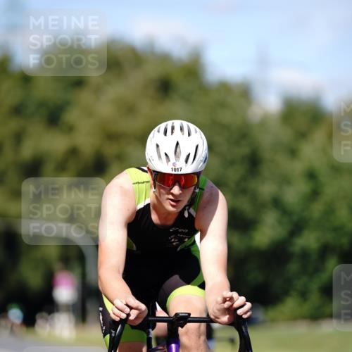 07.09.2025 - 19. Norderstedt Triathlon Michael Burmester http://msf.ph/oto/8835602 07.09.2025 13:53:46 Radfahren 985, 1017, 1039 meine-sportfotos.de