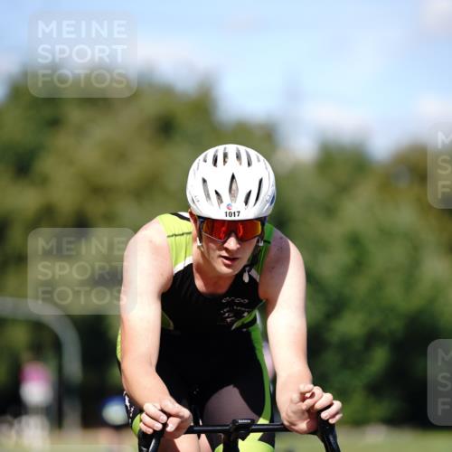 07.09.2025 - 19. Norderstedt Triathlon Michael Burmester http://msf.ph/oto/8835603 07.09.2025 13:53:46 Radfahren 985, 1017, 1039 meine-sportfotos.de