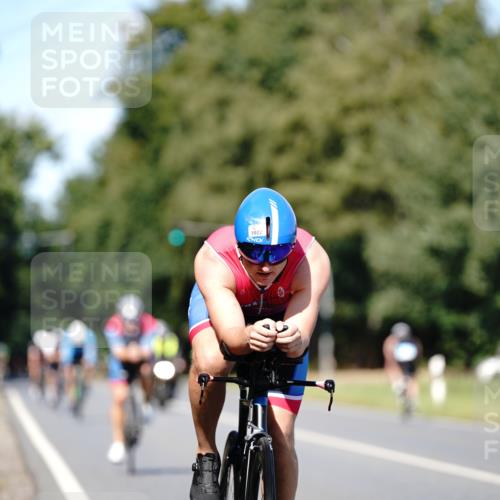 07.09.2025 - 19. Norderstedt Triathlon Michael Burmester http://msf.ph/oto/8835617 07.09.2025 13:54:01 Radfahren 1018, 1022 meine-sportfotos.de