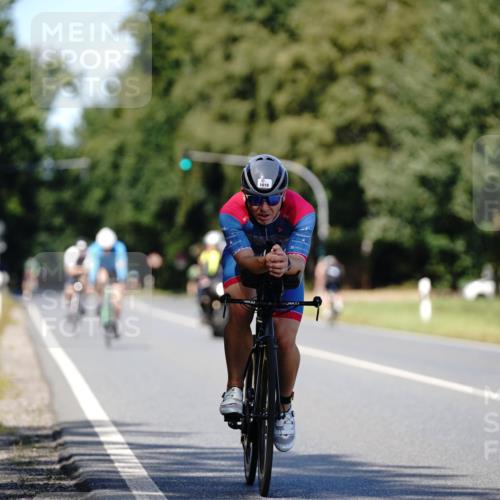 07.09.2025 - 19. Norderstedt Triathlon Michael Burmester http://msf.ph/oto/8835623 07.09.2025 13:54:03 Radfahren 1018, 1022 meine-sportfotos.de