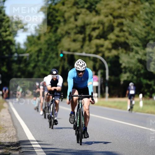 07.09.2025 - 19. Norderstedt Triathlon Michael Burmester http://msf.ph/oto/8835630 07.09.2025 13:54:06 Radfahren 364, 373, 1018 meine-sportfotos.de