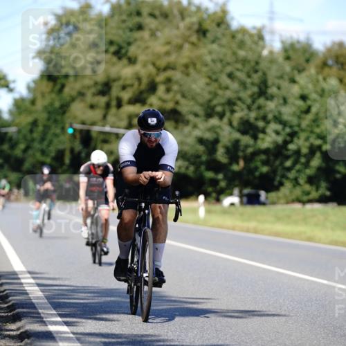07.09.2025 - 19. Norderstedt Triathlon Michael Burmester http://msf.ph/oto/8835636 07.09.2025 13:54:09 Radfahren 364, 373, 972, 982 meine-sportfotos.de