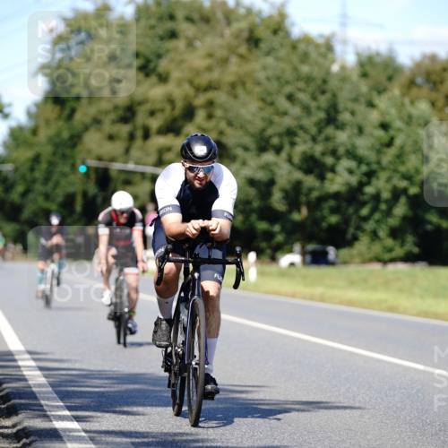 07.09.2025 - 19. Norderstedt Triathlon Michael Burmester http://msf.ph/oto/8835638 07.09.2025 13:54:09 Radfahren 364, 373, 972, 982 meine-sportfotos.de