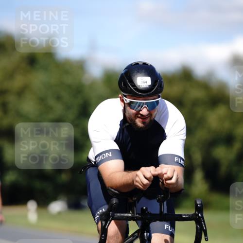07.09.2025 - 19. Norderstedt Triathlon Michael Burmester http://msf.ph/oto/8835640 07.09.2025 13:54:09 Radfahren 364, 373, 972, 982 meine-sportfotos.de
