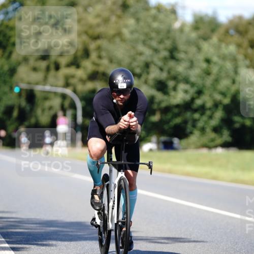 07.09.2025 - 19. Norderstedt Triathlon Michael Burmester http://msf.ph/oto/8835646 07.09.2025 13:54:12 Radfahren 364, 972, 982 meine-sportfotos.de