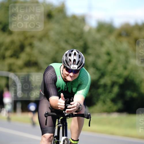 07.09.2025 - 19. Norderstedt Triathlon Michael Burmester http://msf.ph/oto/8835659 07.09.2025 13:54:18 Radfahren 1034 meine-sportfotos.de