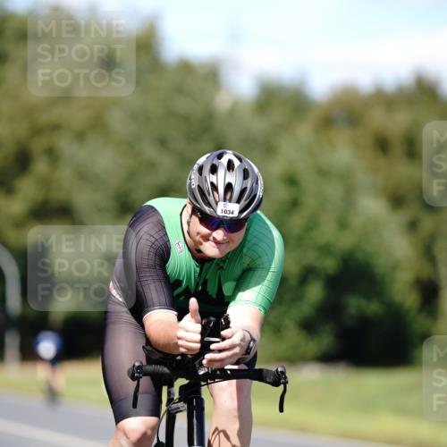 07.09.2025 - 19. Norderstedt Triathlon Michael Burmester http://msf.ph/oto/8835661 07.09.2025 13:54:18 Radfahren 1034 meine-sportfotos.de
