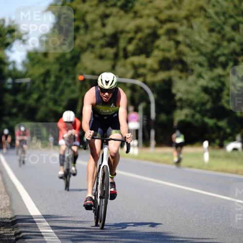 07.09.2025 - 19. Norderstedt Triathlon Michael Burmester http://msf.ph/oto/8835672 07.09.2025 13:54:25 Radfahren 974, 996, 1040 meine-sportfotos.de