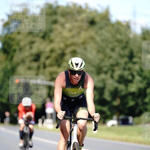 07.09.2025 - 19. Norderstedt Triathlon Michael Burmester http://msf.ph/oto/8835674 07.09.2025 13:54:26 Radfahren 974, 996, 1040 meine-sportfotos.de