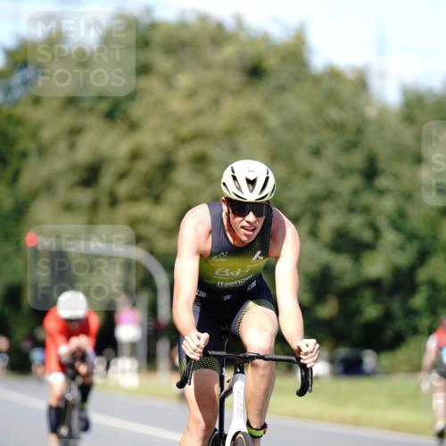 07.09.2025 - 19. Norderstedt Triathlon Michael Burmester http://msf.ph/oto/8835676 07.09.2025 13:54:26 Radfahren 974, 996, 1040 meine-sportfotos.de