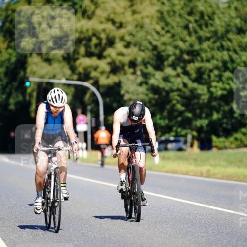 07.09.2025 - 19. Norderstedt Triathlon Michael Burmester http://msf.ph/oto/8835682 07.09.2025 12:35:17 Radfahren 213, 218, 1243, 1277 meine-sportfotos.de