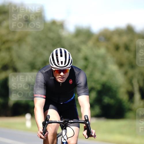 07.09.2025 - 19. Norderstedt Triathlon Michael Burmester http://msf.ph/oto/8835693 07.09.2025 13:54:39 Radfahren 411 meine-sportfotos.de