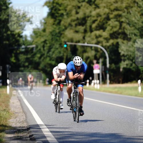 07.09.2025 - 19. Norderstedt Triathlon Michael Burmester http://msf.ph/oto/8835699 07.09.2025 13:54:52 Radfahren 422 meine-sportfotos.de