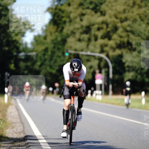 07.09.2025 - 19. Norderstedt Triathlon Michael Burmester http://msf.ph/oto/8835717 07.09.2025 13:55:11 Radfahren 1401 meine-sportfotos.de