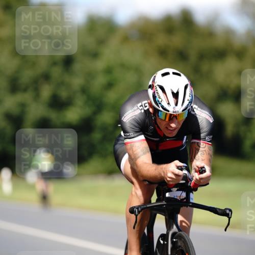 07.09.2025 - 19. Norderstedt Triathlon Michael Burmester http://msf.ph/oto/8835729 07.09.2025 13:55:21 Radfahren 960, 981 meine-sportfotos.de