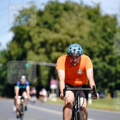 07.09.2025 - 19. Norderstedt Triathlon Michael Burmester http://msf.ph/oto/8835736 07.09.2025 12:35:48 Radfahren 283, 786, 810 meine-sportfotos.de
