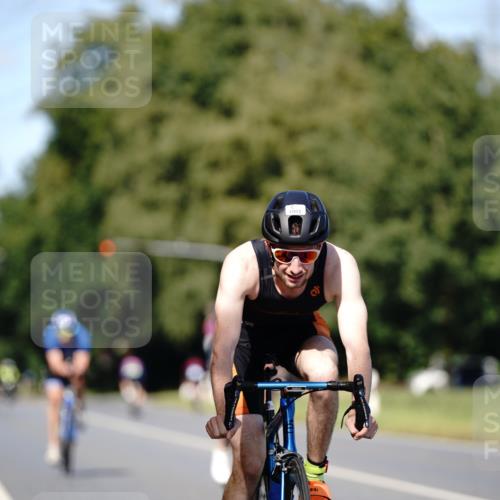 07.09.2025 - 19. Norderstedt Triathlon Michael Burmester http://msf.ph/oto/8835739 07.09.2025 13:55:31 Radfahren 392, 398, 1002, 1009 meine-sportfotos.de