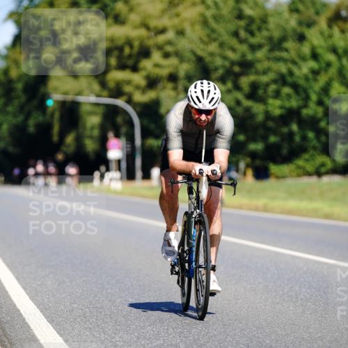 07.09.2025 - 19. Norderstedt Triathlon Michael Burmester http://msf.ph/oto/8835756 07.09.2025 12:35:52 Radfahren 283, 288, 786, 810 meine-sportfotos.de
