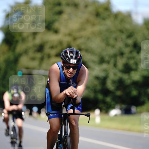 07.09.2025 - 19. Norderstedt Triathlon Michael Burmester http://msf.ph/oto/8835763 07.09.2025 13:55:48 Radfahren 417, 1001, 1042 meine-sportfotos.de