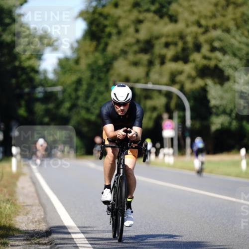 07.09.2025 - 19. Norderstedt Triathlon Michael Burmester http://msf.ph/oto/8835772 07.09.2025 13:55:53 Radfahren 417, 1000 meine-sportfotos.de