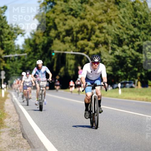 07.09.2025 - 19. Norderstedt Triathlon Michael Burmester http://msf.ph/oto/8835776 07.09.2025 12:36:22 Radfahren 174, 1216 meine-sportfotos.de