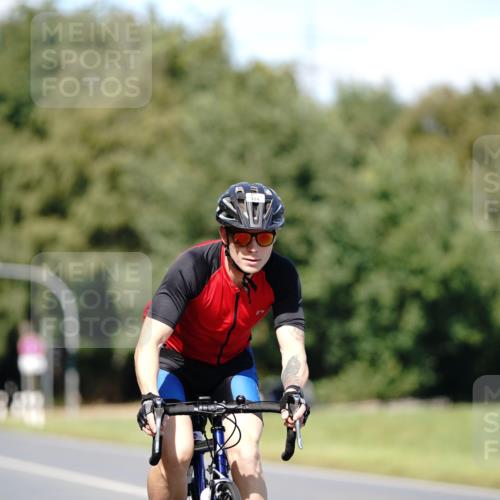 07.09.2025 - 19. Norderstedt Triathlon Michael Burmester http://msf.ph/oto/8835787 07.09.2025 13:56:08 Radfahren 374 meine-sportfotos.de