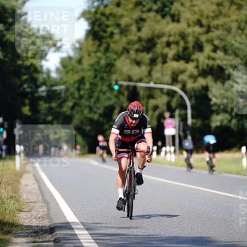 07.09.2025 - 19. Norderstedt Triathlon Michael Burmester http://msf.ph/oto/8835791 07.09.2025 13:56:24 Radfahren 987 meine-sportfotos.de