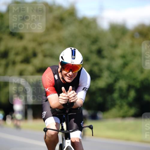 07.09.2025 - 19. Norderstedt Triathlon Michael Burmester http://msf.ph/oto/8835808 07.09.2025 13:56:47 Radfahren 971, 1008 meine-sportfotos.de