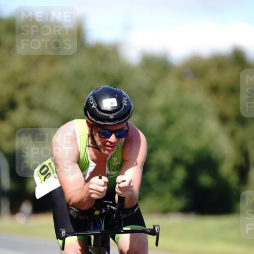 07.09.2025 - 19. Norderstedt Triathlon Michael Burmester http://msf.ph/oto/8835818 07.09.2025 13:56:51 Radfahren 1005 meine-sportfotos.de
