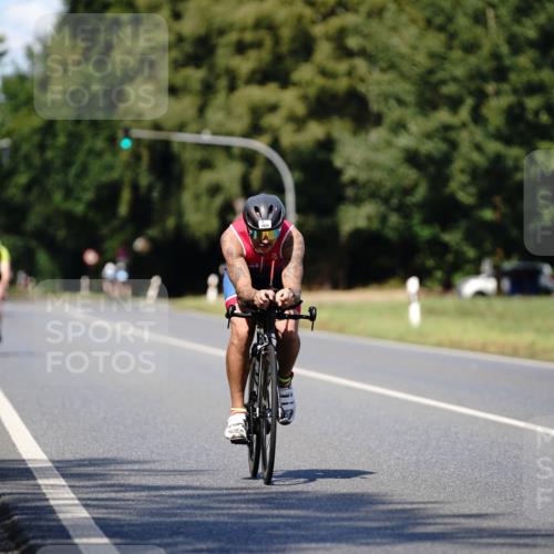07.09.2025 - 19. Norderstedt Triathlon Michael Burmester http://msf.ph/oto/8835860 07.09.2025 13:57:32 Radfahren 1020 meine-sportfotos.de