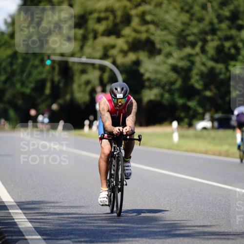 07.09.2025 - 19. Norderstedt Triathlon Michael Burmester http://msf.ph/oto/8835862 07.09.2025 13:57:32 Radfahren 1020 meine-sportfotos.de