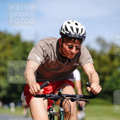 07.09.2025 - 19. Norderstedt Triathlon Michael Burmester http://msf.ph/oto/8835876 07.09.2025 12:37:39 Radfahren 219, 701, 789, 814 meine-sportfotos.de