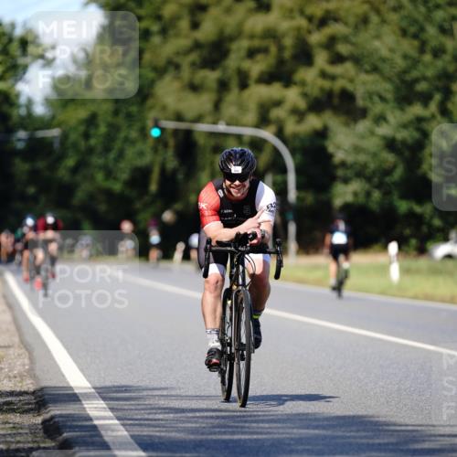 07.09.2025 - 19. Norderstedt Triathlon Michael Burmester http://msf.ph/oto/8835883 07.09.2025 13:57:49 Radfahren 968 meine-sportfotos.de