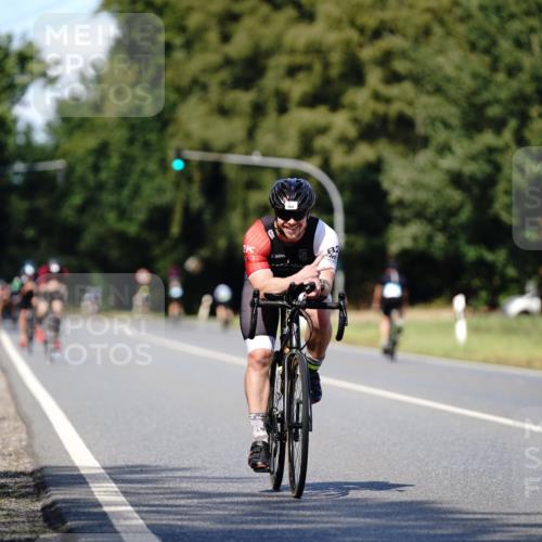 07.09.2025 - 19. Norderstedt Triathlon Michael Burmester http://msf.ph/oto/8835885 07.09.2025 13:57:49 Radfahren 968 meine-sportfotos.de