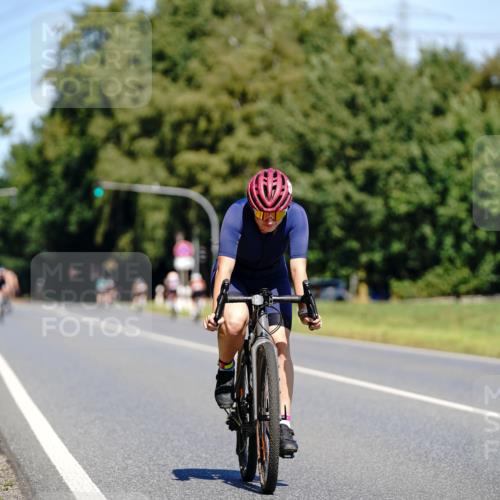 07.09.2025 - 19. Norderstedt Triathlon Michael Burmester http://msf.ph/oto/8835891 07.09.2025 12:37:48 Radfahren 208, 1292 meine-sportfotos.de