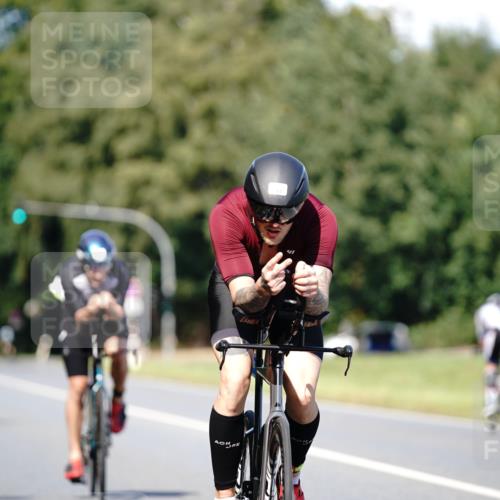 07.09.2025 - 19. Norderstedt Triathlon Michael Burmester http://msf.ph/oto/8835905 07.09.2025 13:57:54 Radfahren 393, 964 meine-sportfotos.de