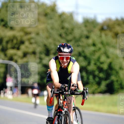 07.09.2025 - 19. Norderstedt Triathlon Michael Burmester http://msf.ph/oto/8835911 07.09.2025 12:38:01 Radfahren 205, 274, 301 meine-sportfotos.de