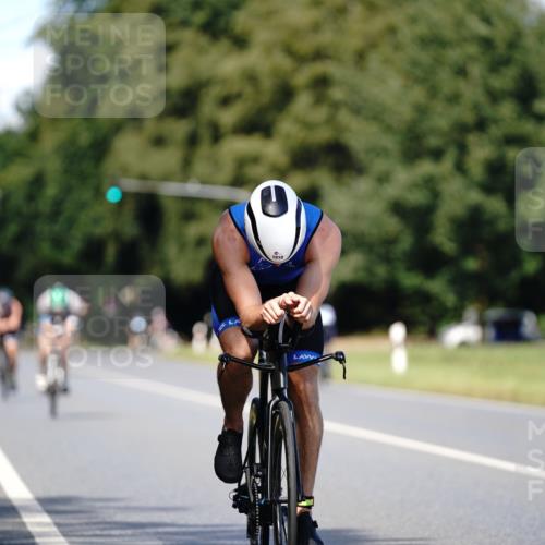 07.09.2025 - 19. Norderstedt Triathlon Michael Burmester http://msf.ph/oto/8835919 07.09.2025 13:57:57 Radfahren 393, 964, 1010 meine-sportfotos.de