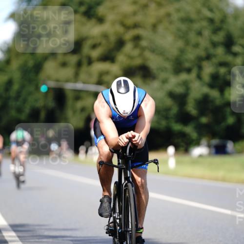 07.09.2025 - 19. Norderstedt Triathlon Michael Burmester http://msf.ph/oto/8835921 07.09.2025 13:57:58 Radfahren 964, 1010 meine-sportfotos.de