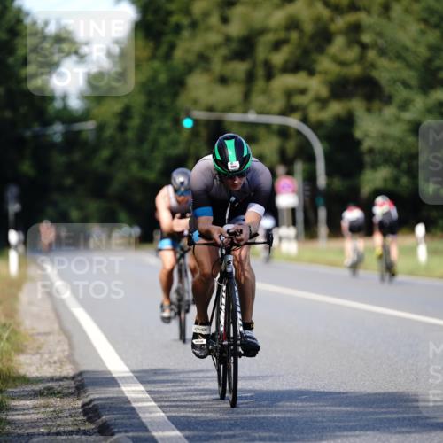 07.09.2025 - 19. Norderstedt Triathlon Michael Burmester http://msf.ph/oto/8835926 07.09.2025 13:58:01 Radfahren 990, 992, 1010 meine-sportfotos.de